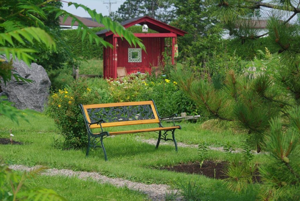 Atelier Galerie Anne Drouin Peinture & Bed & Breakfast Sainte-Julie