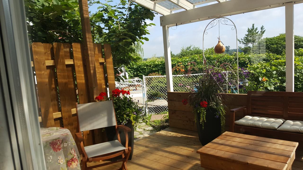 Atelier Galerie Anne Drouin Peinture & Bed & Breakfast Sainte-Julie