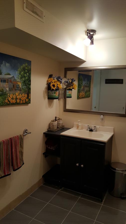 Atelier Galerie Anne Drouin Peinture & Bed & Breakfast Sainte-Julie
