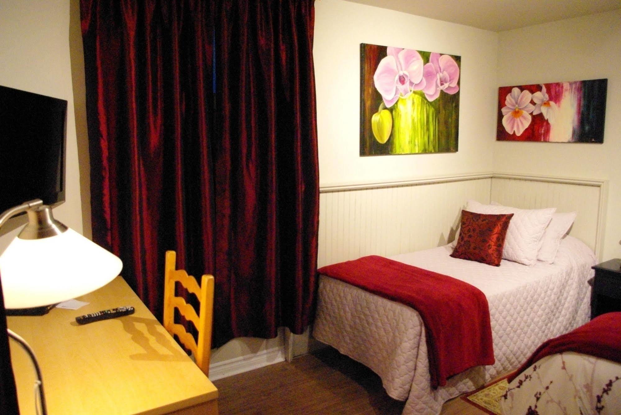 Atelier Galerie Anne Drouin Peinture & Bed & Breakfast Sainte-Julie